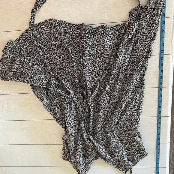 Ditzy floral print faux wrap dress size large - Picture 6 of 6